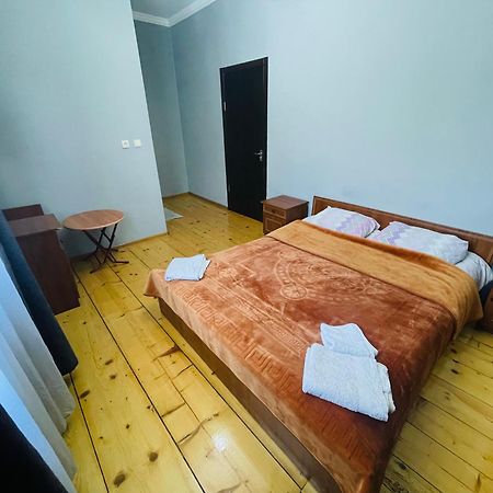Guesthouse Am Museum Местия Екстериор снимка