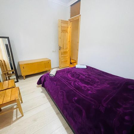 Guesthouse Am Museum Местия Екстериор снимка