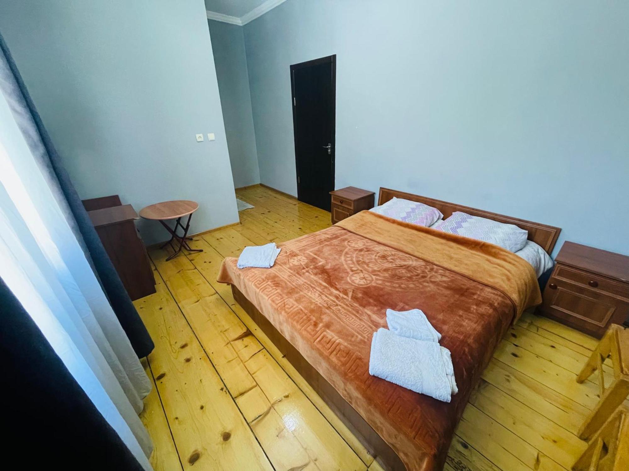 Guesthouse Am Museum Местия Екстериор снимка