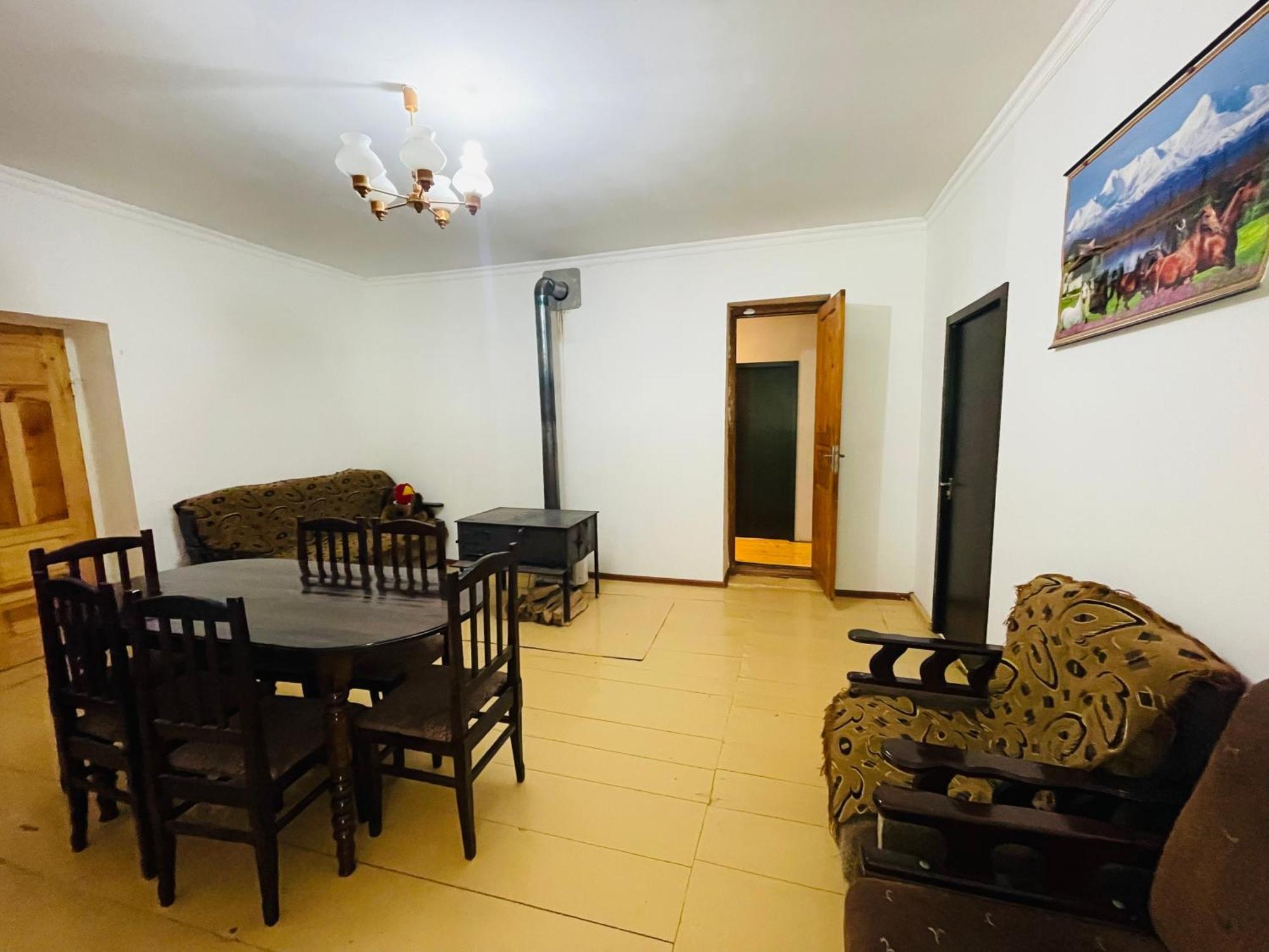 Guesthouse Am Museum Местия Екстериор снимка
