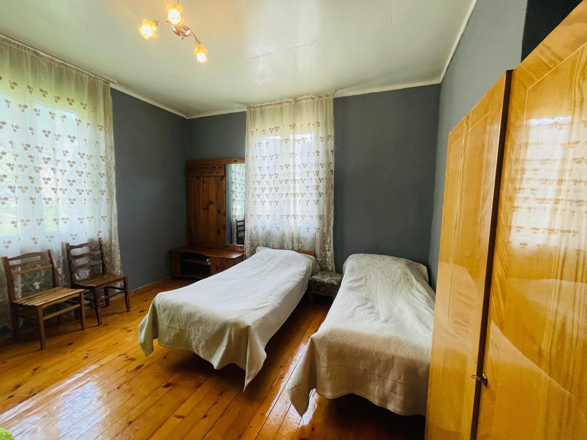 Guesthouse Am Museum Местия Екстериор снимка