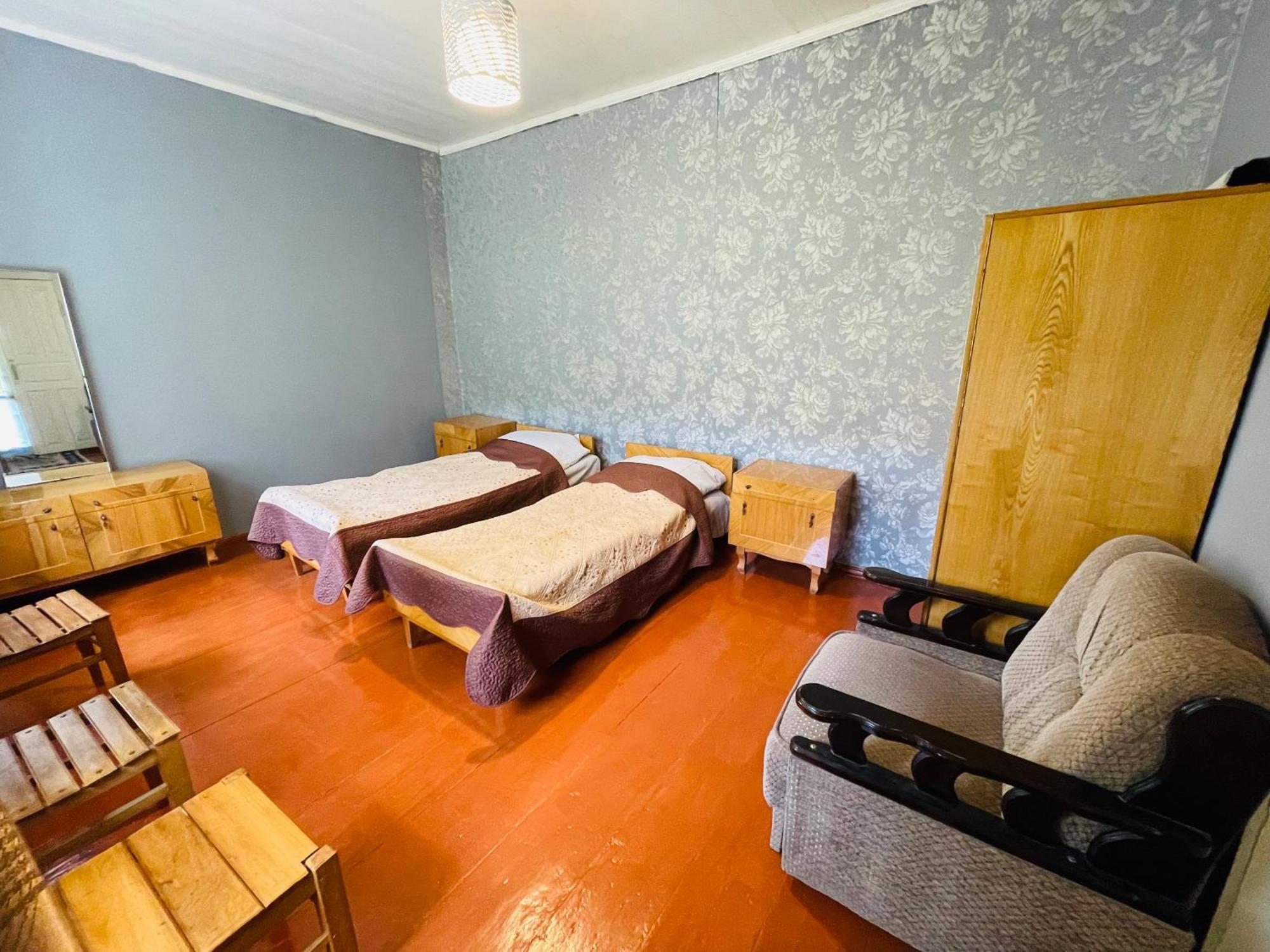 Guesthouse Am Museum Местия Екстериор снимка