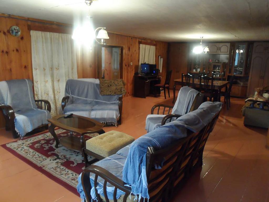Guesthouse Am Museum Местия Екстериор снимка