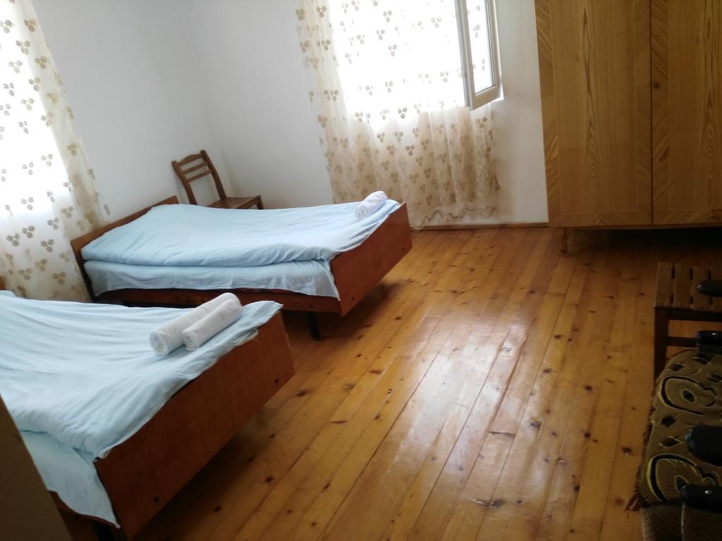 Guesthouse Am Museum Местия Екстериор снимка