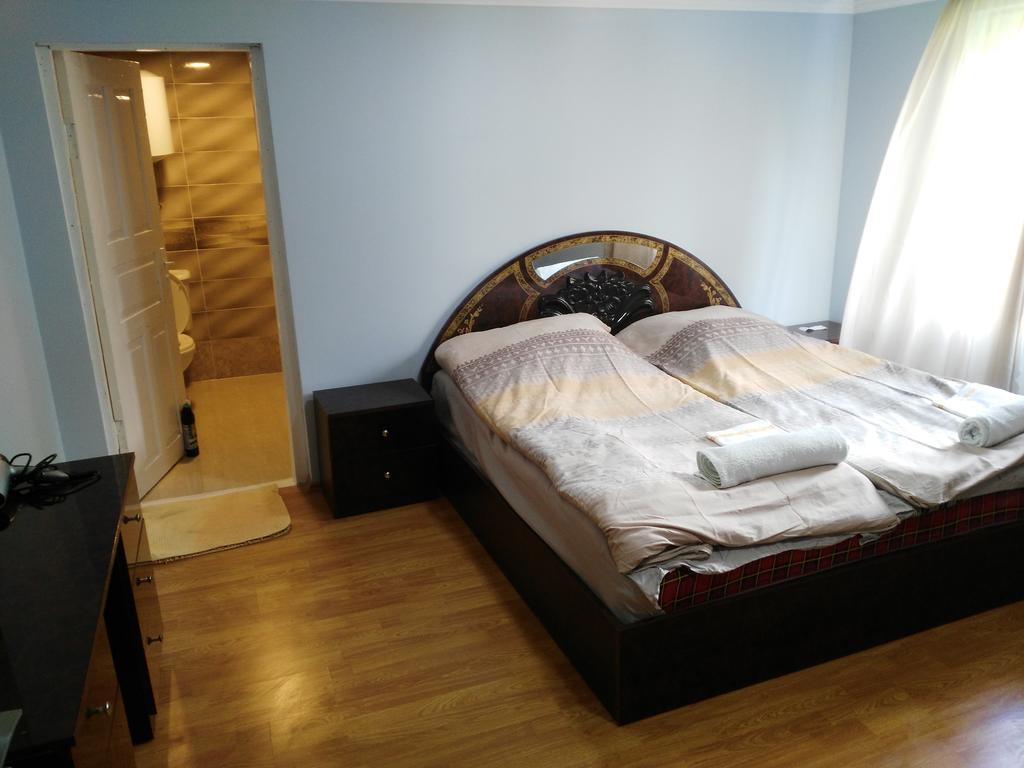 Guesthouse Am Museum Местия Екстериор снимка