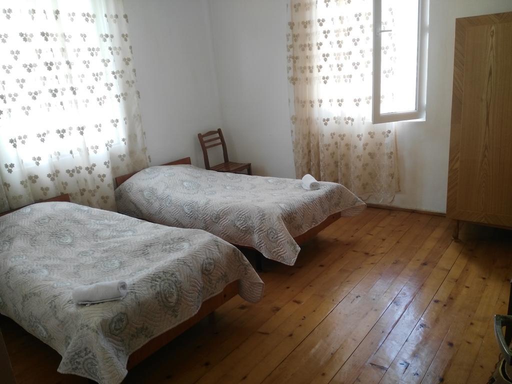 Guesthouse Am Museum Местия Екстериор снимка