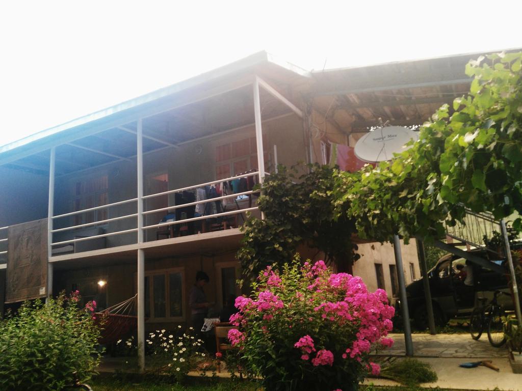 Guesthouse Am Museum Местия Екстериор снимка