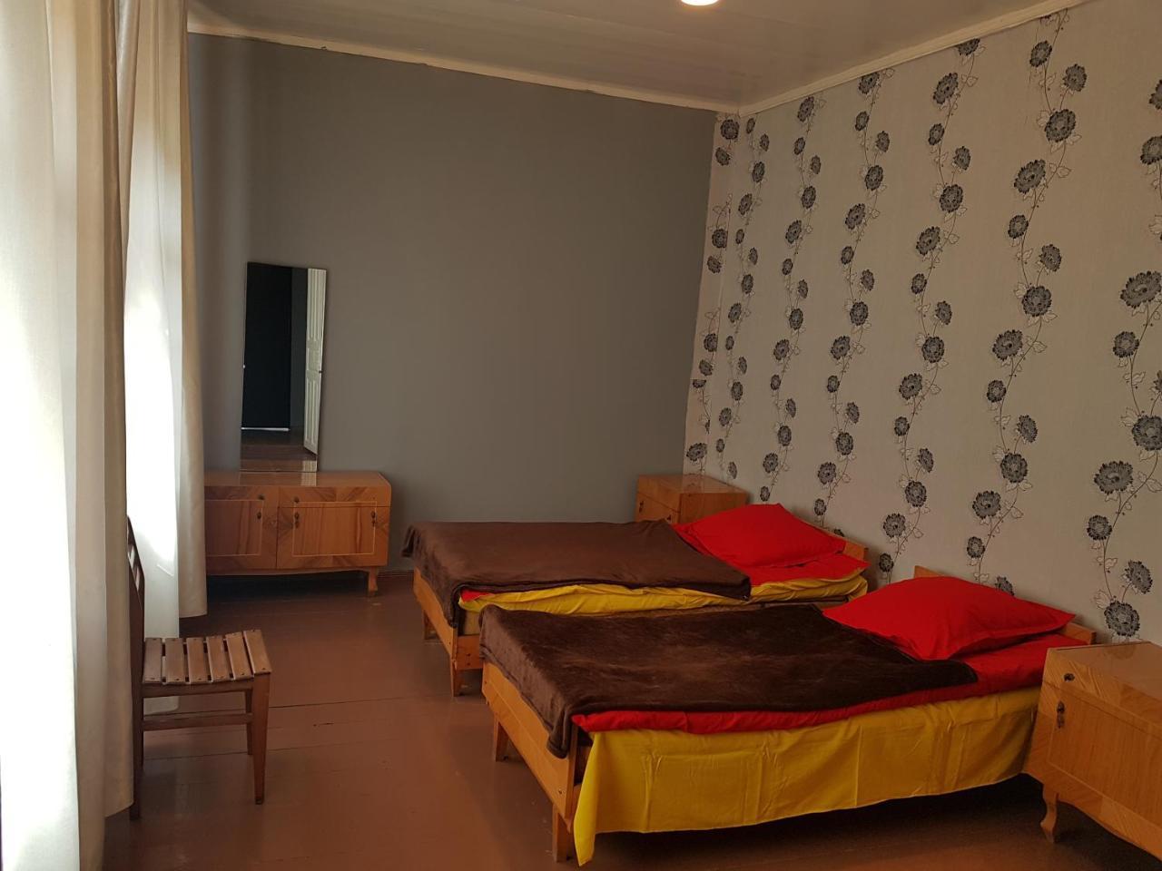 Guesthouse Am Museum Местия Екстериор снимка