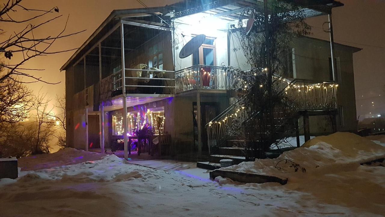 Guesthouse Am Museum Местия Екстериор снимка